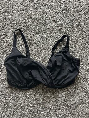 Black Women's Wired Adjustable Swim Top-Elomi